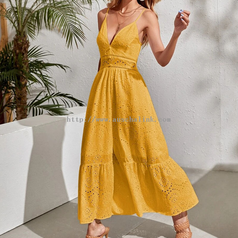 The New Design of Pure Color Eyelet Embroidery Flounces under The Slit Condole Belt Casual Dress Women